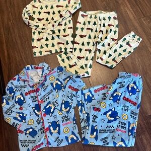 Boys Pajamas Bundle of 2 Holiday Cotton Pajamas size 6